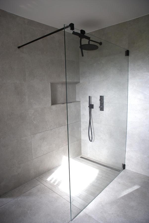 Peaceful Modern 2 Bedroom Penthouse With Nice View Hesperange エクステリア 写真